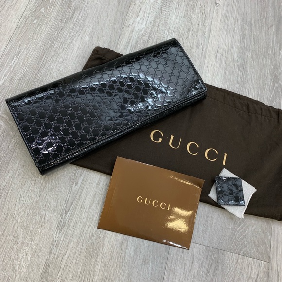 Gucci Handbags - GUCCI patent clutch